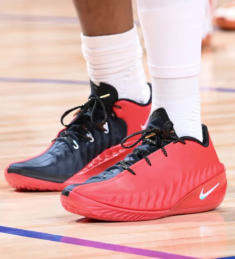 红蓝鸳鸯！汤普森兄弟均穿着G.T Cut4迎来正面对决