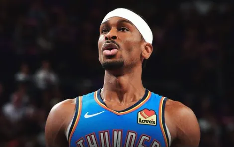 贝博体育-亚历山大18中15砍下42分，季后赛历史第二高命中率砍下40+